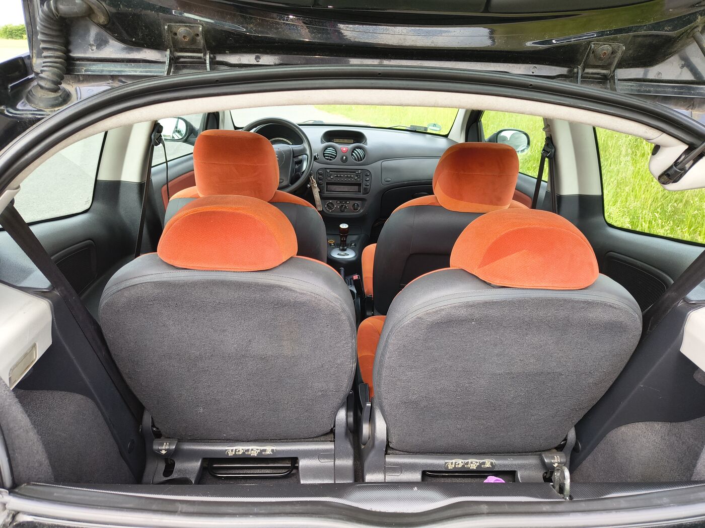 Citroën C2 bagażnik i tylne siedzenia