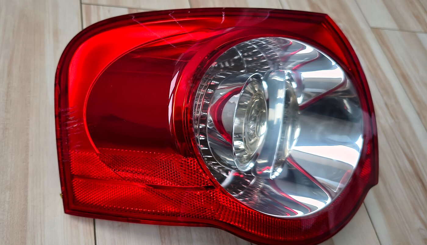 Lampa tylna VW Passat B6 lewa